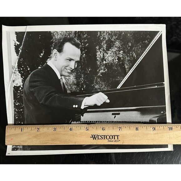Vintage Roger Williams 1961 Swingin Along Movie Still Head Shot Photo - Picture 4 of 14